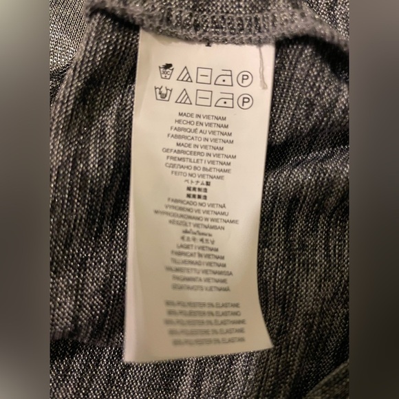 Michael Kors metallic cold shoulder top X-large NWOT - Picture 5 of 5